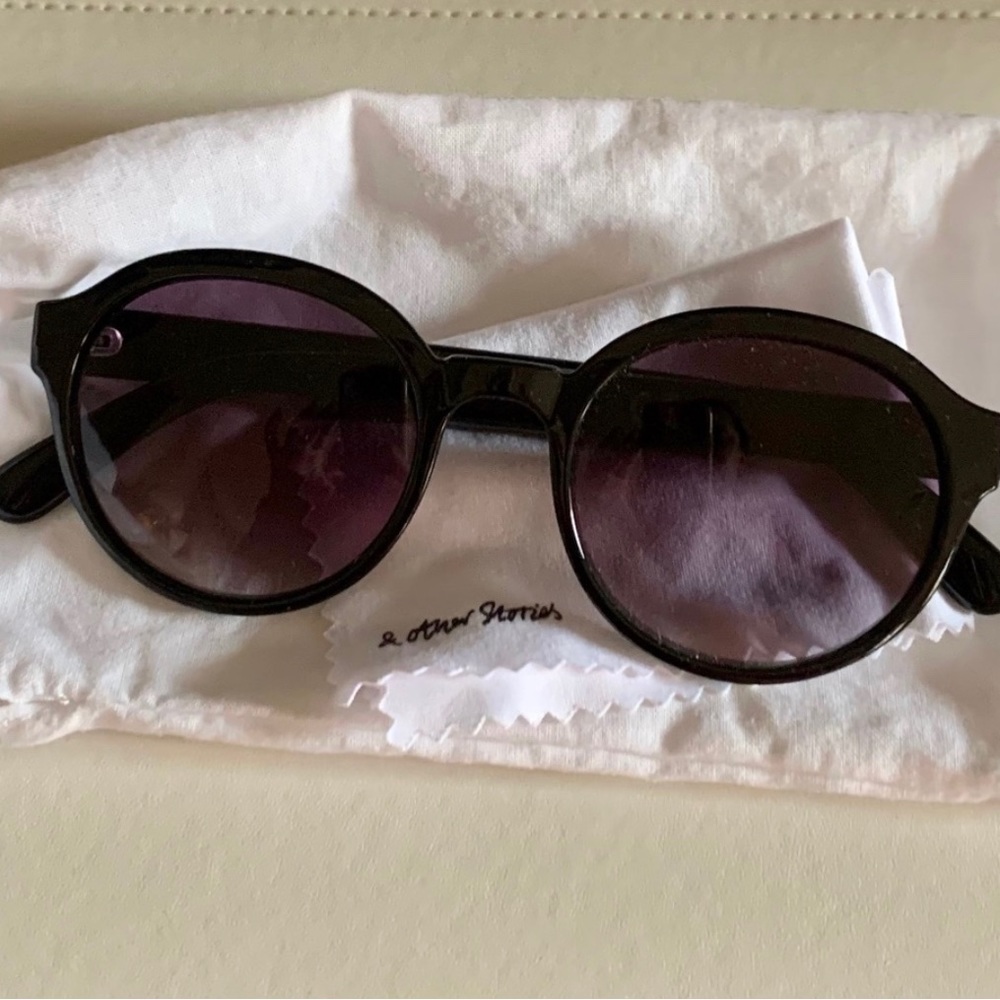 !!ISO!! - & Other Stories Round Sunglasses